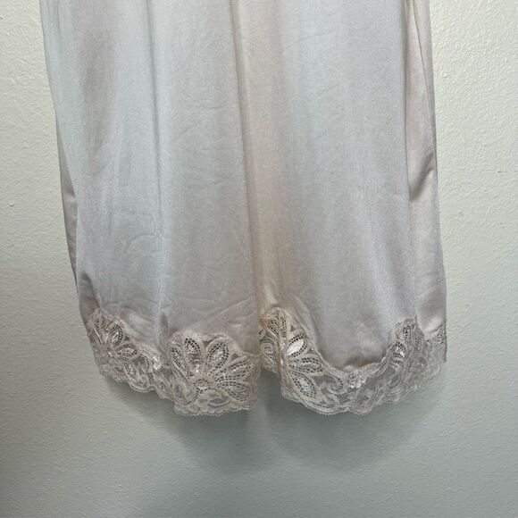 Vintage Shadowline 70s Lace Full Slip Beige Cream Back Slit Adj Strap Women 36 T - Picture 4 of 13